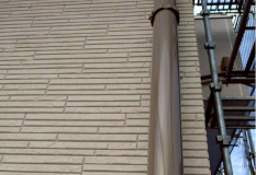 縦樋 中塗り